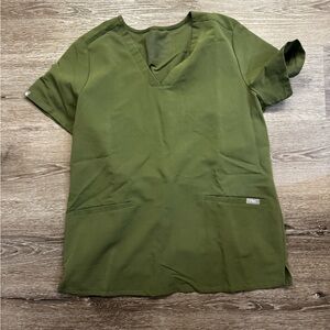 Figs Olive Green Casma Scrub Top size M